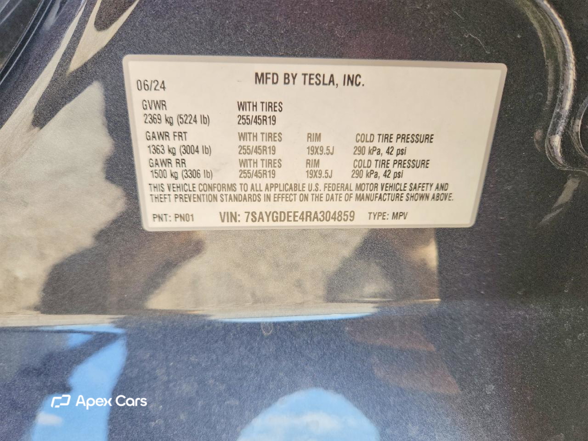 Tesla Model Y 2024