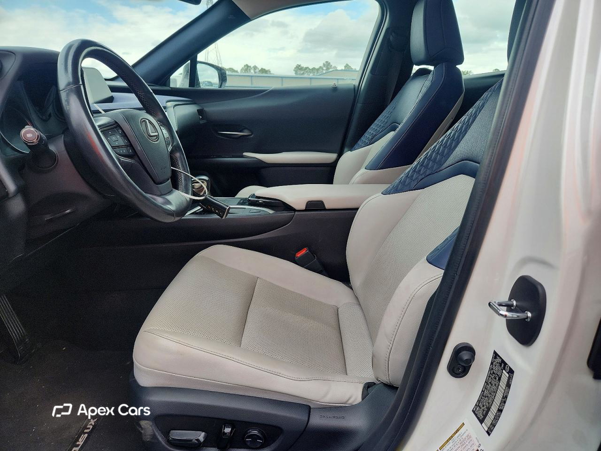 Lexus UX 2020