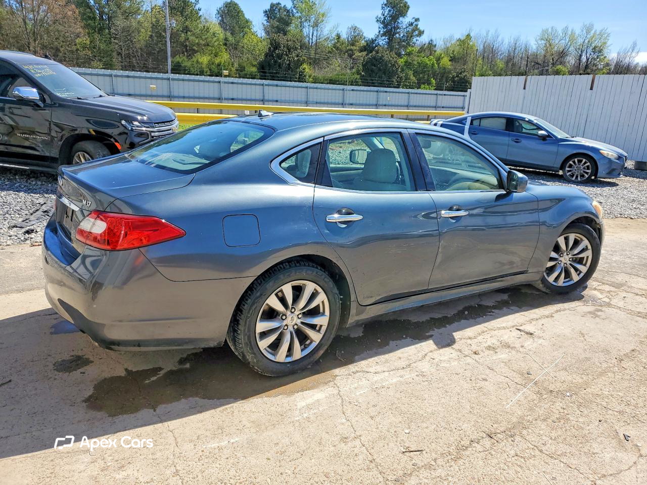 Infiniti M 2012