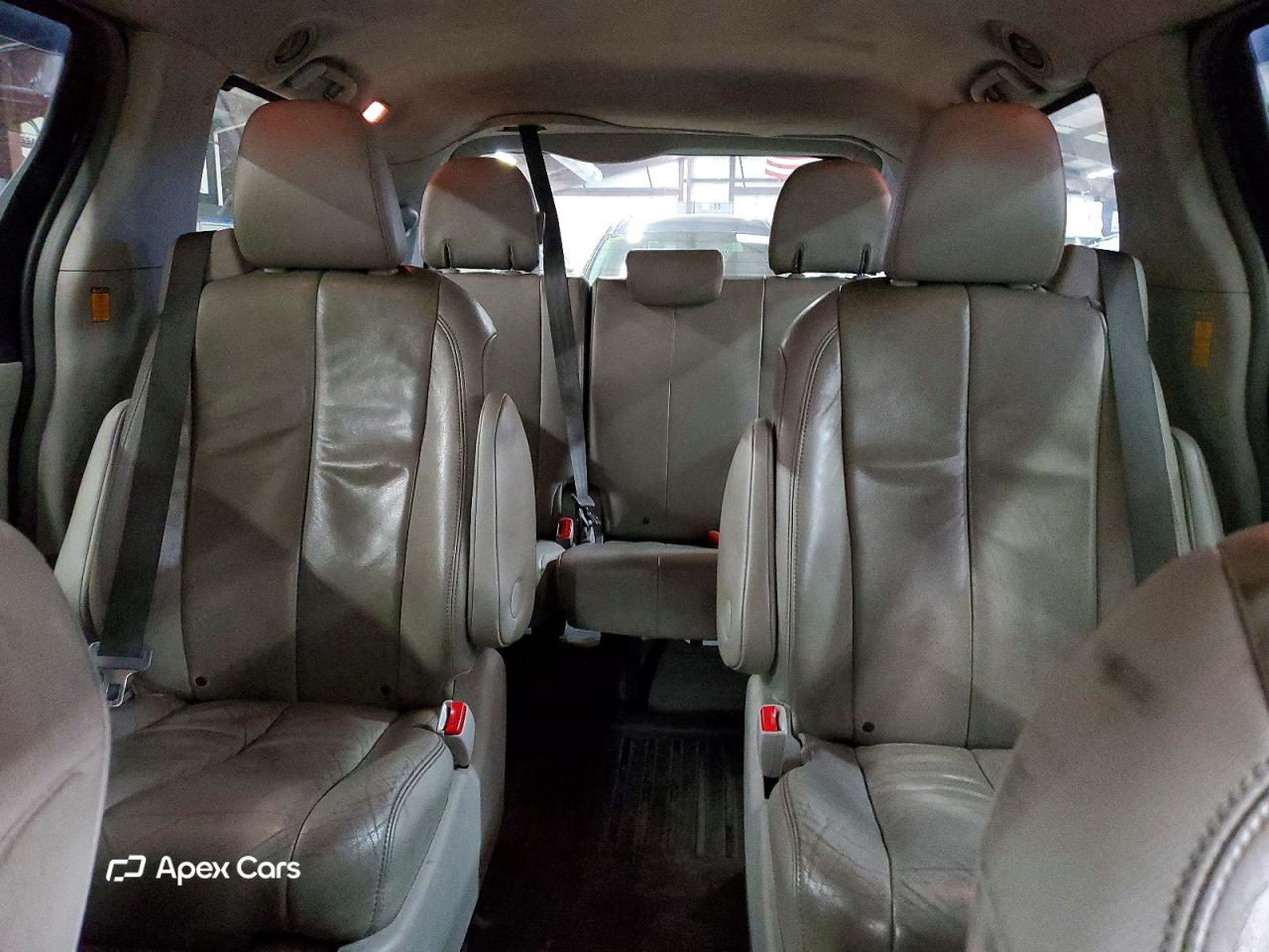 Toyota Sienna 2013