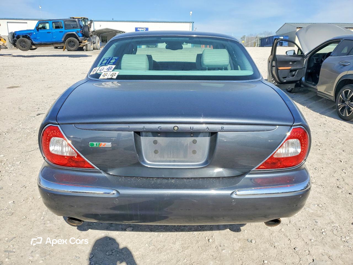 Jaguar XJR 2004