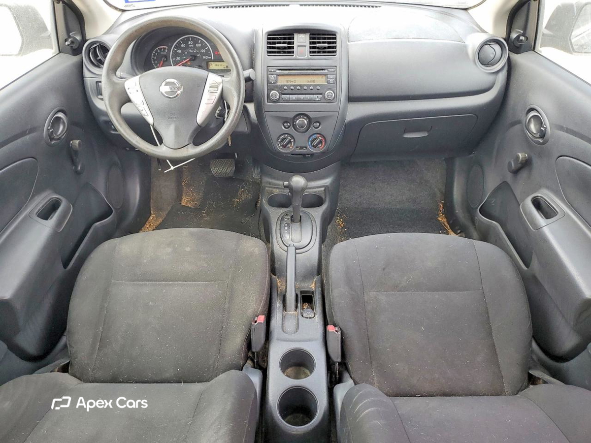 Nissan Versa 2015