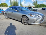 Lexus ES 2019