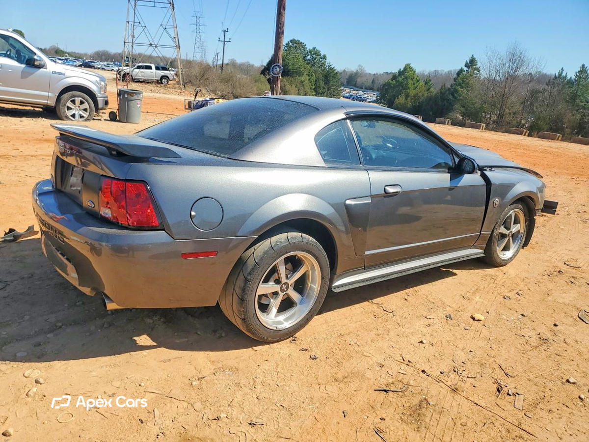 Ford Mustang 2004