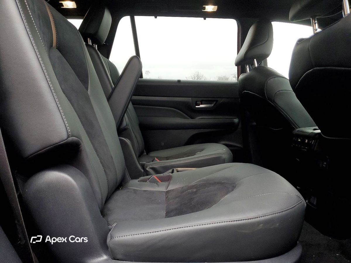Toyota Highlander 2025