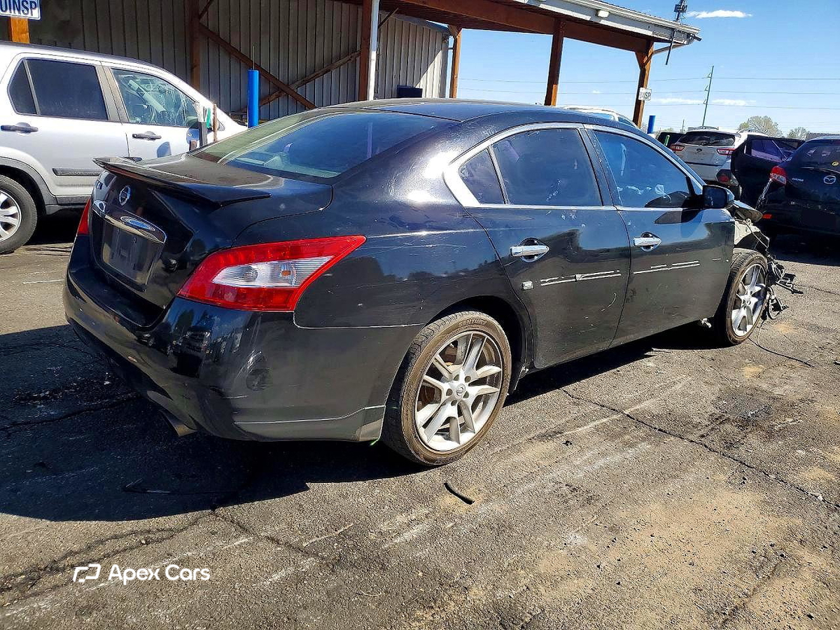 Nissan Maxima 2010
