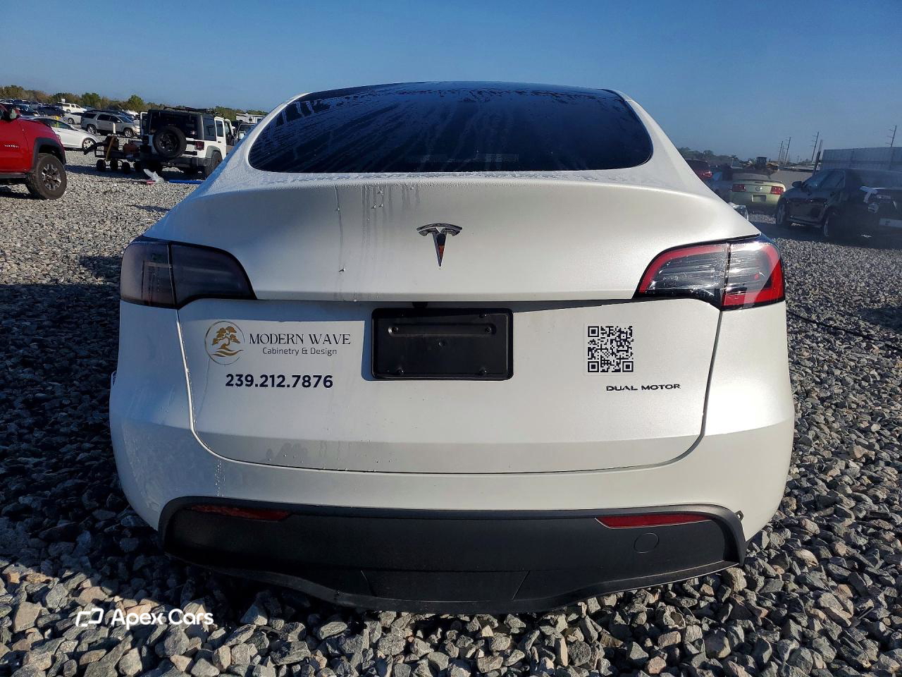 Tesla Model Y 2025