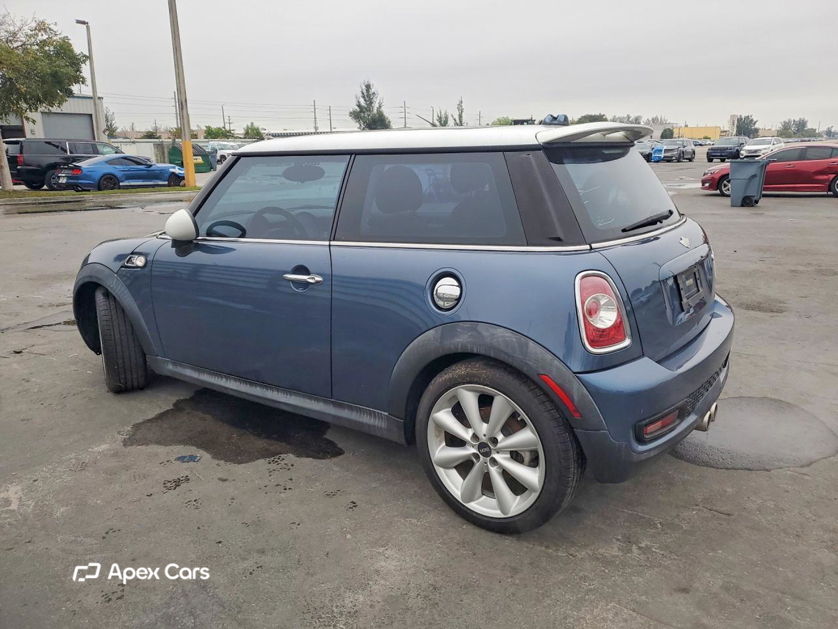 MINI Cooper 2011