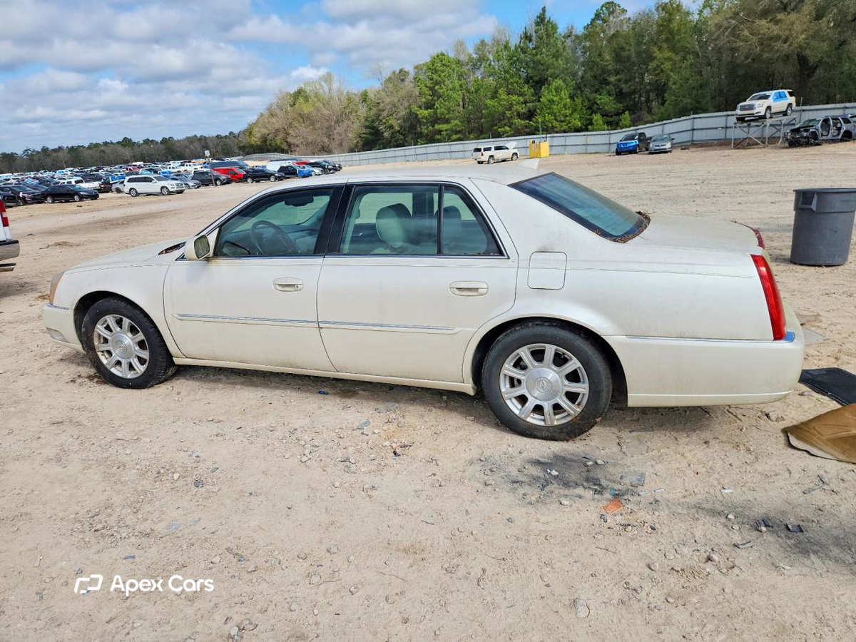 Cadillac DTS 2010