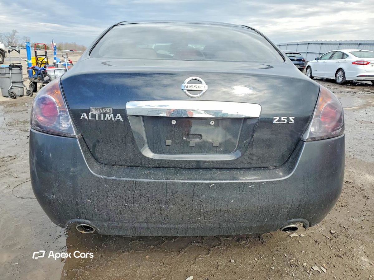 Nissan Altima 2010