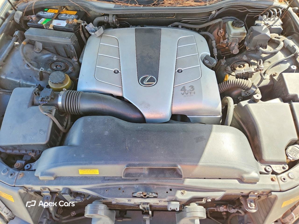 Lexus LS 2004
