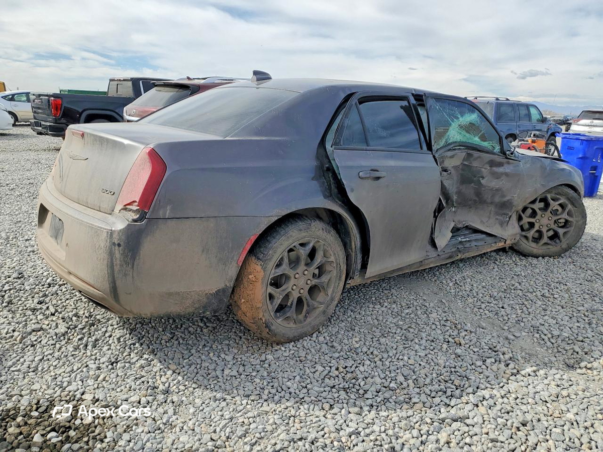 Chrysler 300 2022