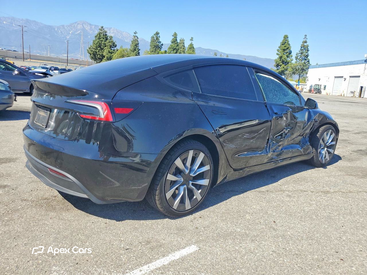 Tesla Model 3 2024