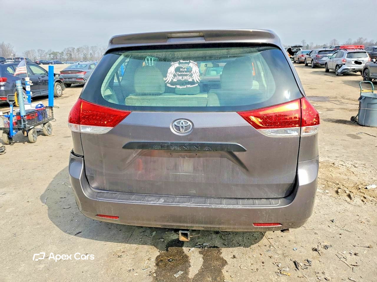 Toyota Sienna 2012