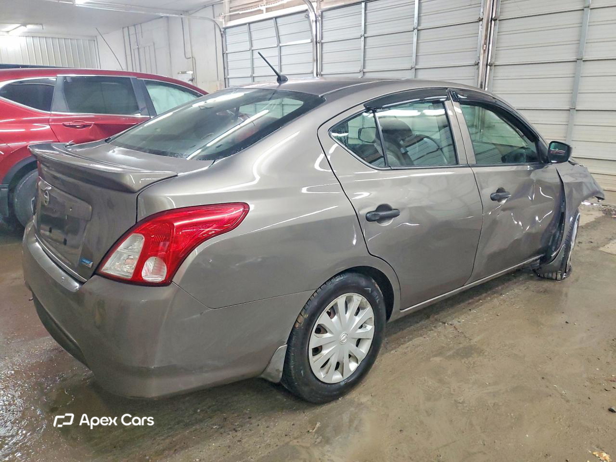 Nissan Versa 2016