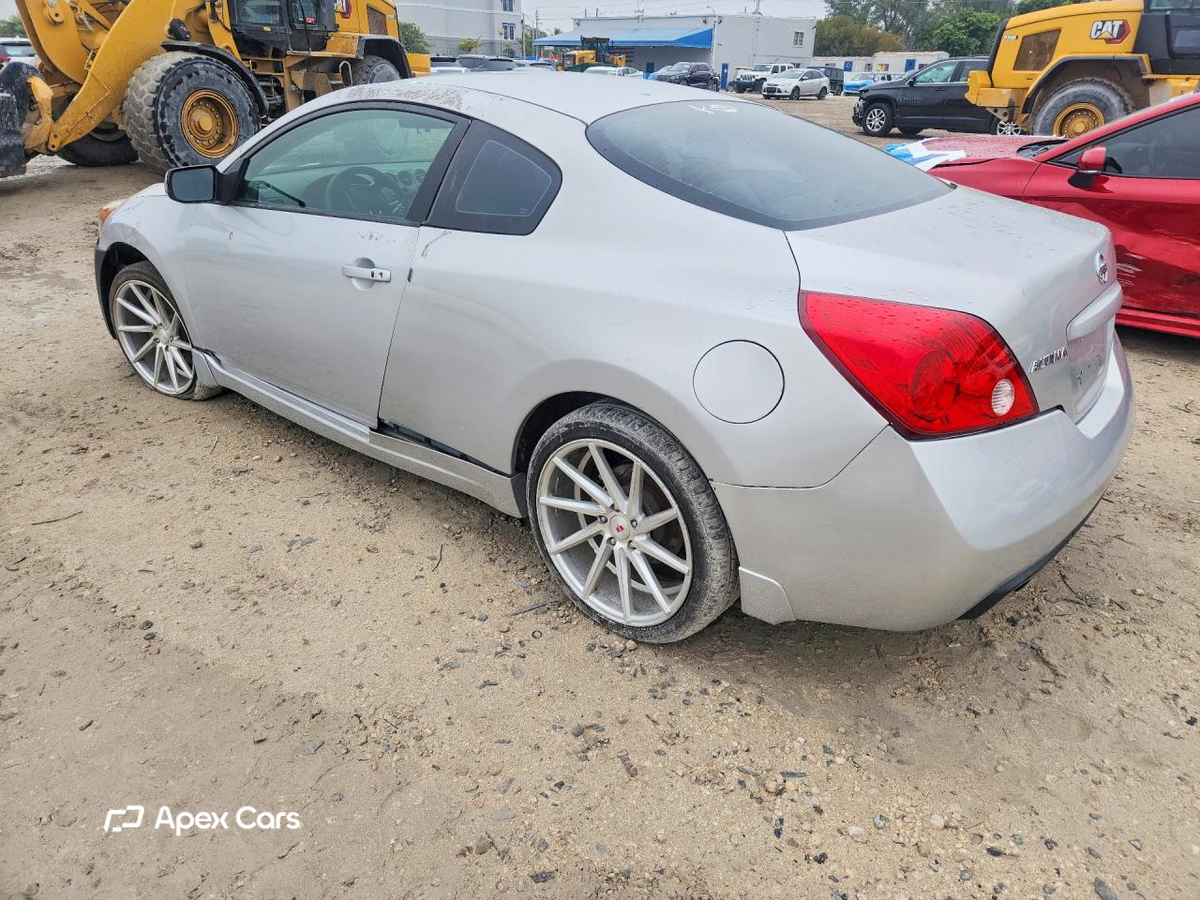 Nissan Altima 2010