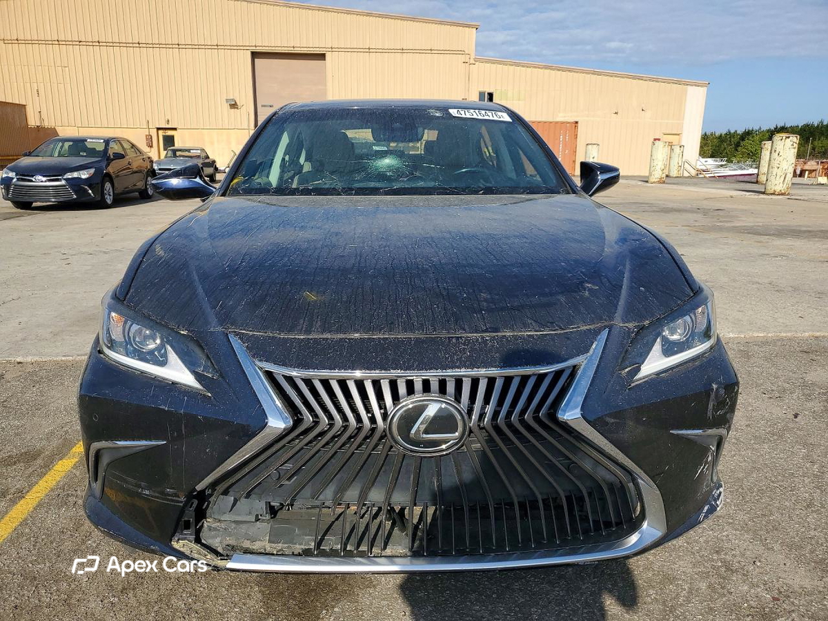 Lexus ES 2019