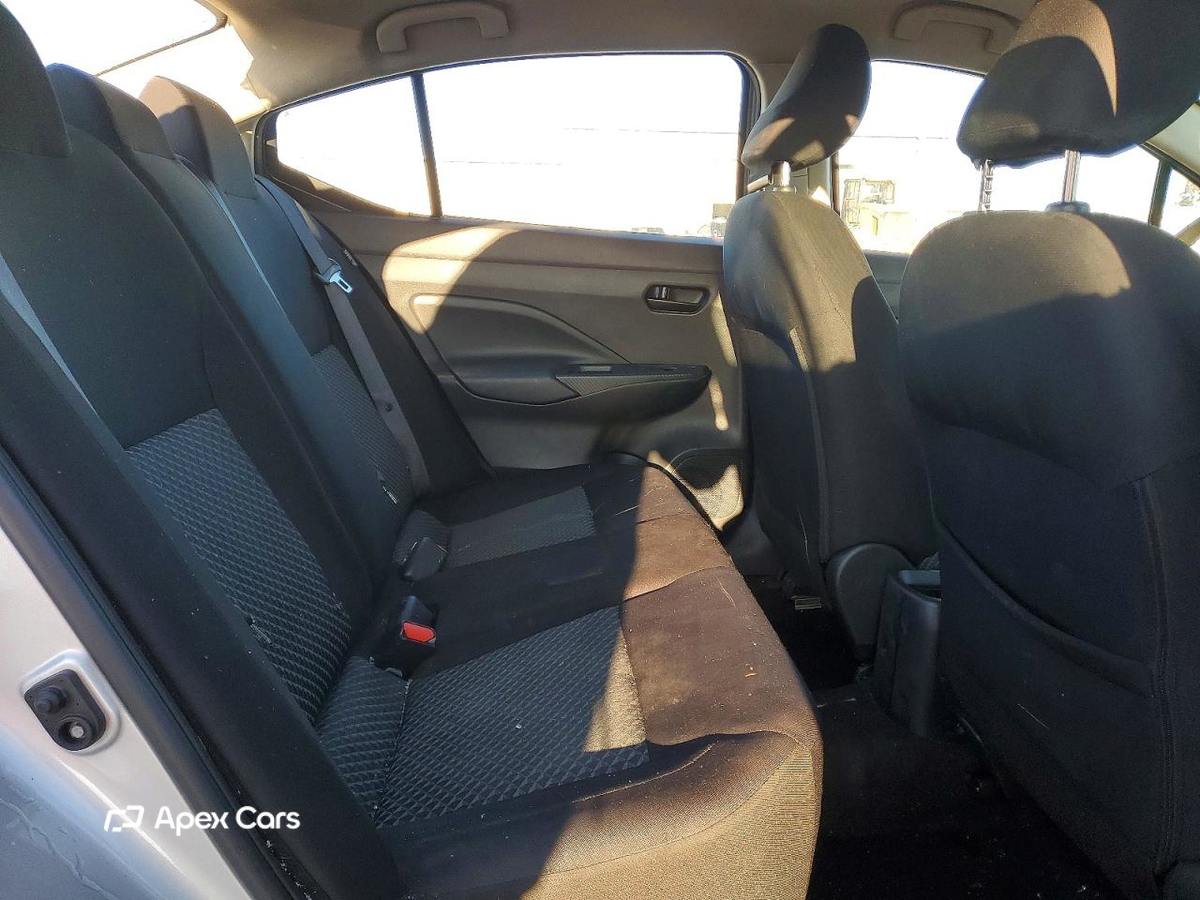 Nissan Versa 2021
