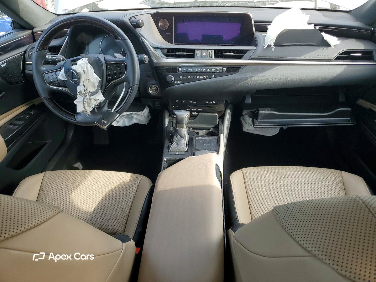 Lexus ES 2019
