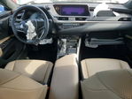 Lexus ES 2019