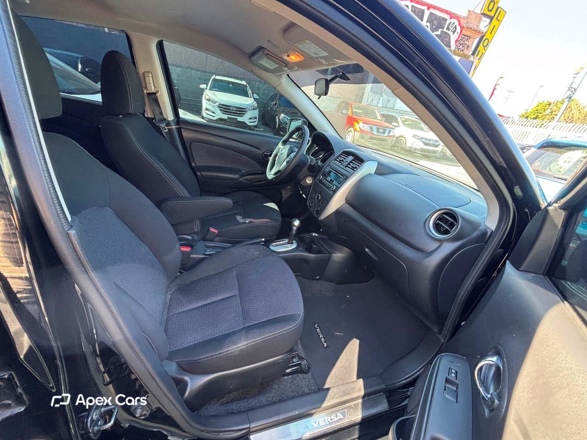 Nissan Versa 2015