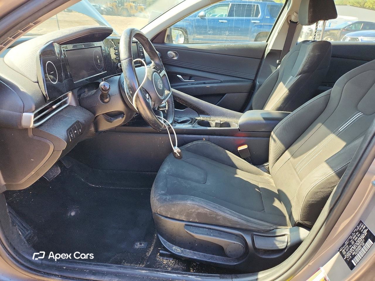 Hyundai Elantra 2022
