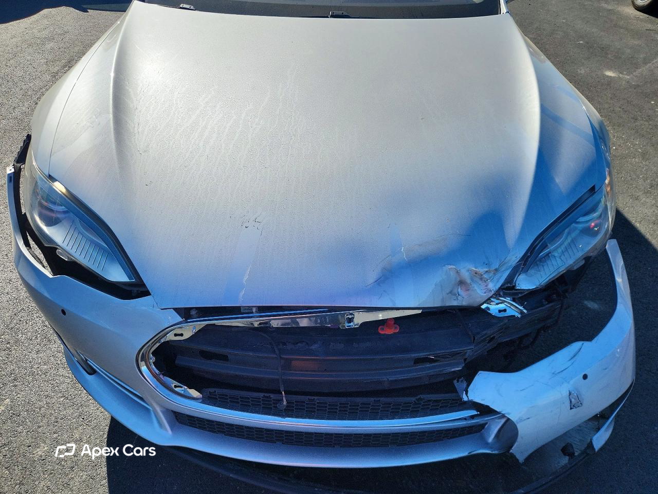 Tesla Model S 2013