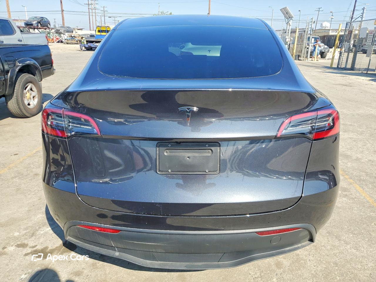 Tesla Model Y 2025