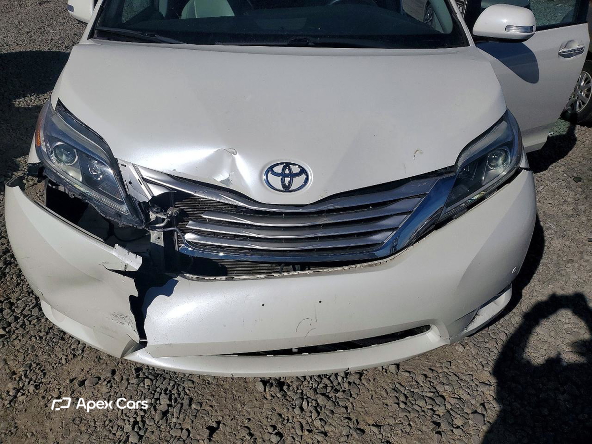 Toyota Sienna 2016