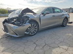Lexus ES 2019