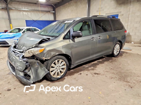 Toyota Sienna 2011 - Image 1 of 13