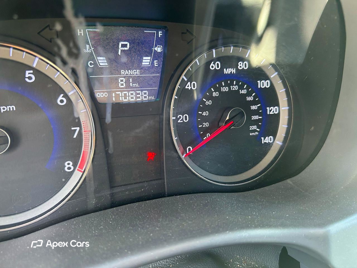 Hyundai Accent 2012