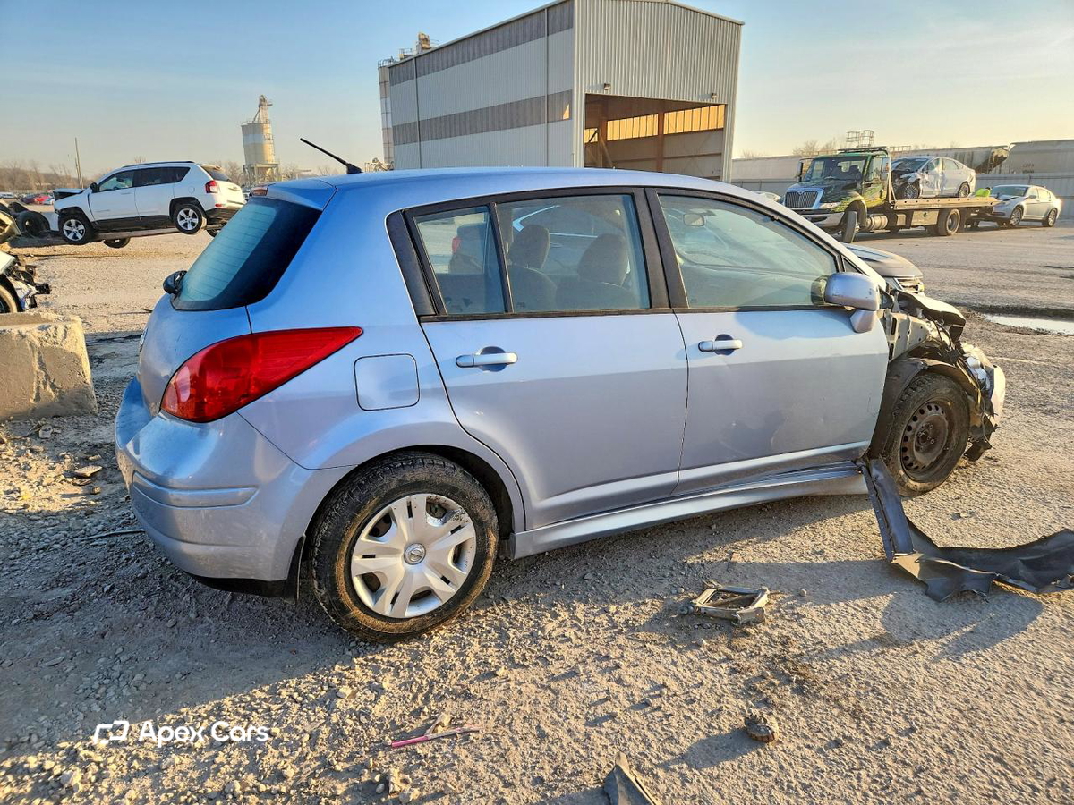 Nissan Versa 2011