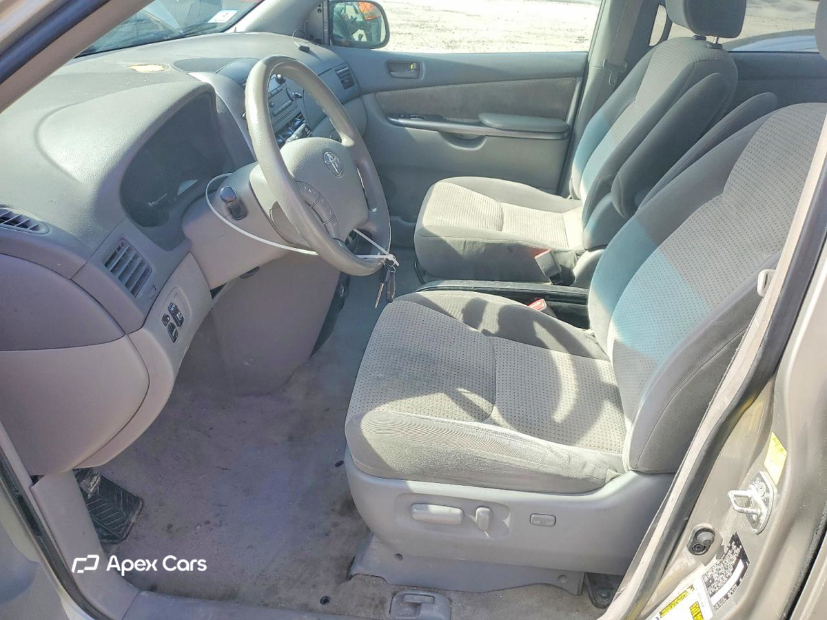 Toyota Sienna 2010