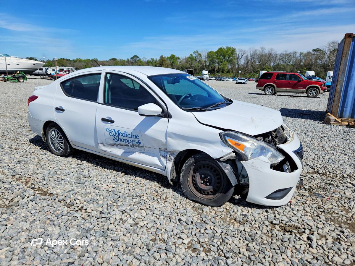 Nissan Versa 2016
