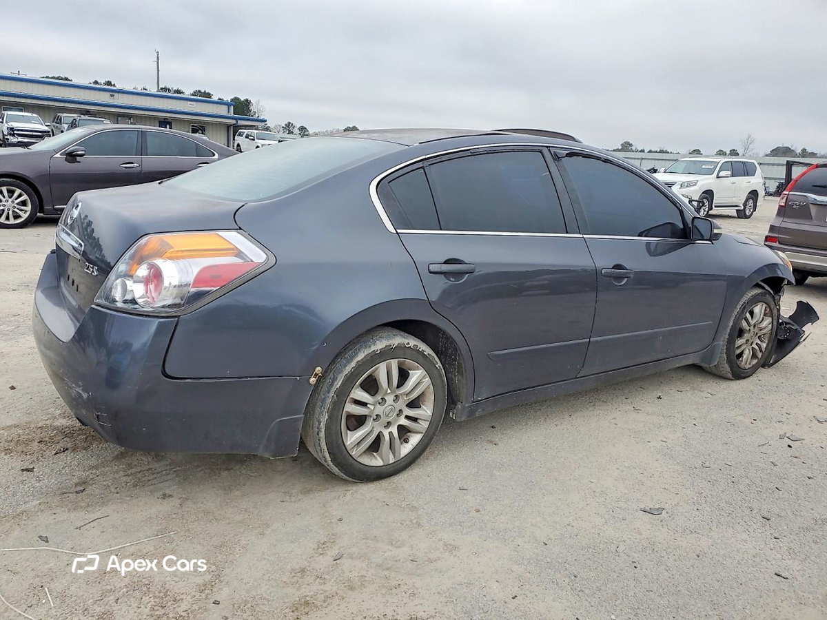 Nissan Altima 2010