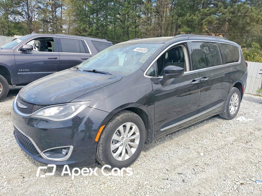 Chrysler Pacifica 2017 - Image 1 of 13