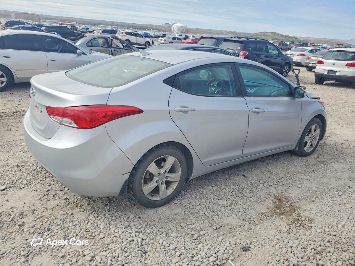 Hyundai Elantra 2012