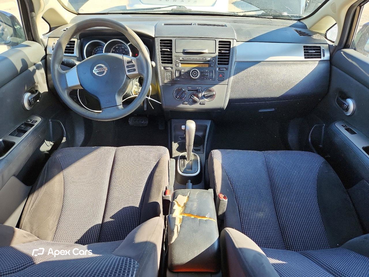 Nissan Versa 2011
