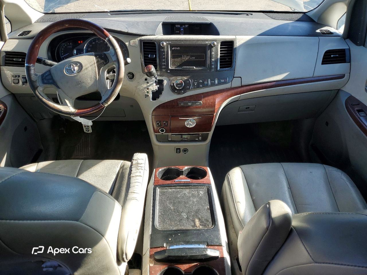 Toyota Sienna 2014