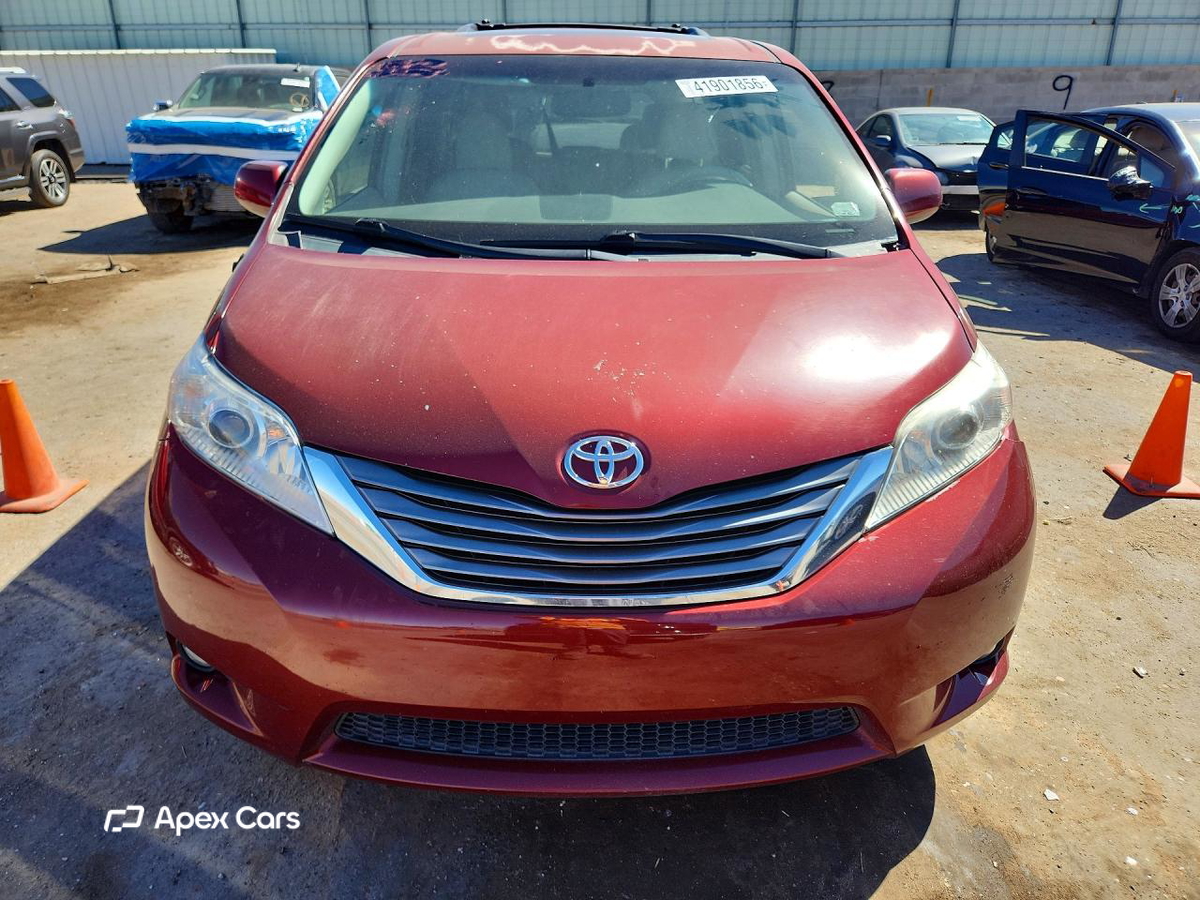 Toyota Sienna 2011