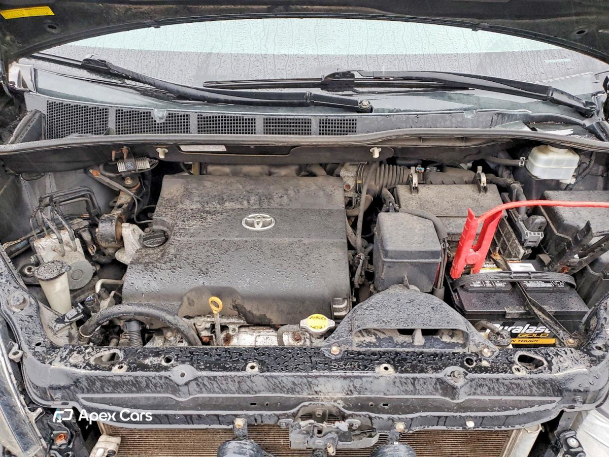 Toyota Sienna 2011