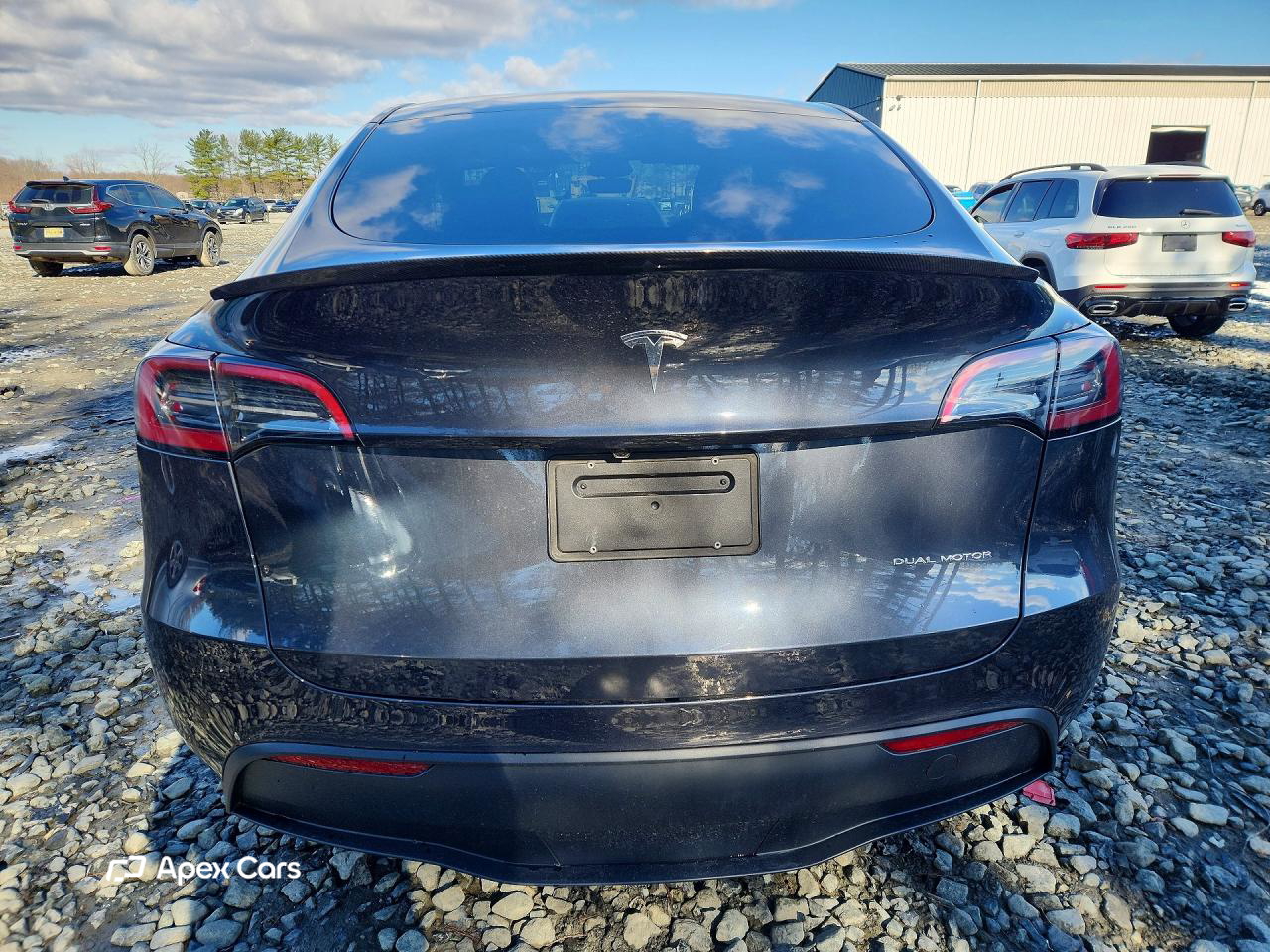 Tesla Model Y 2025