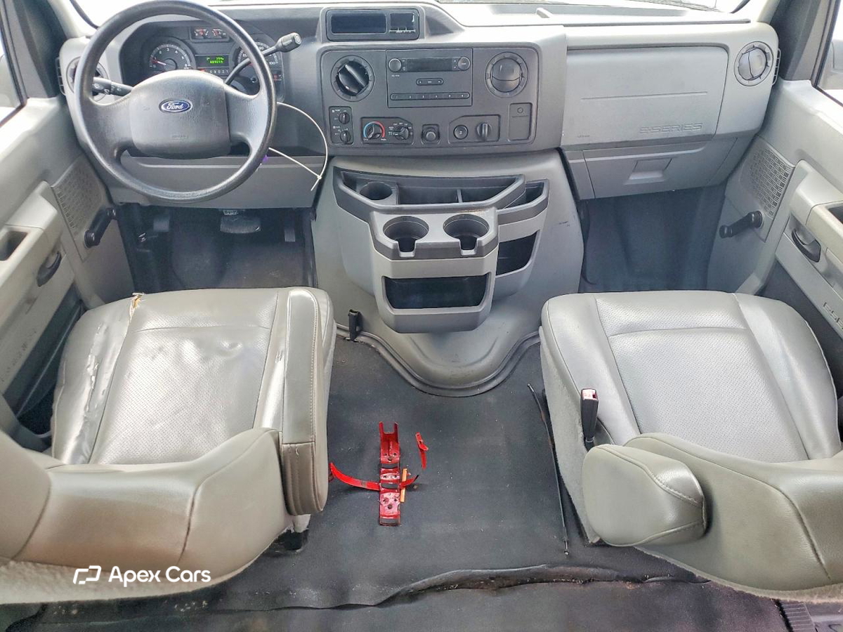 Ford Econoline 2010