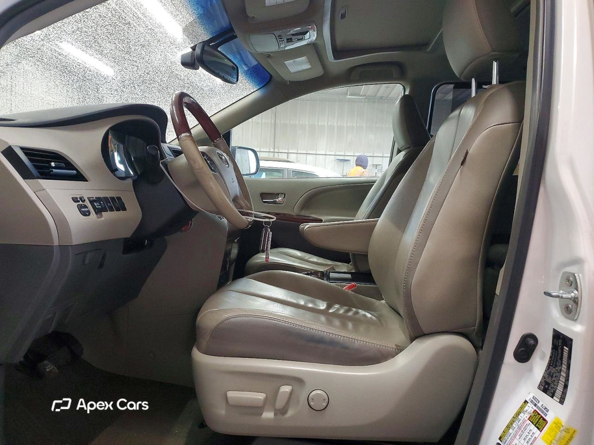 Toyota Sienna 2014