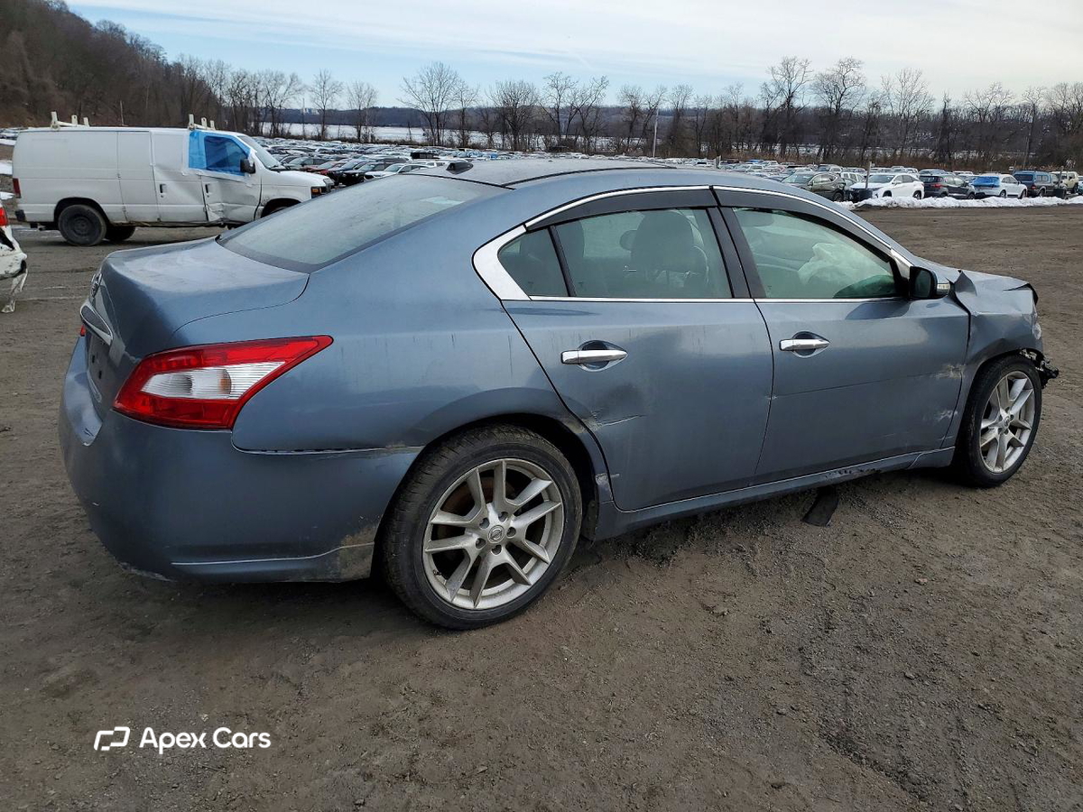 Nissan Maxima 2011