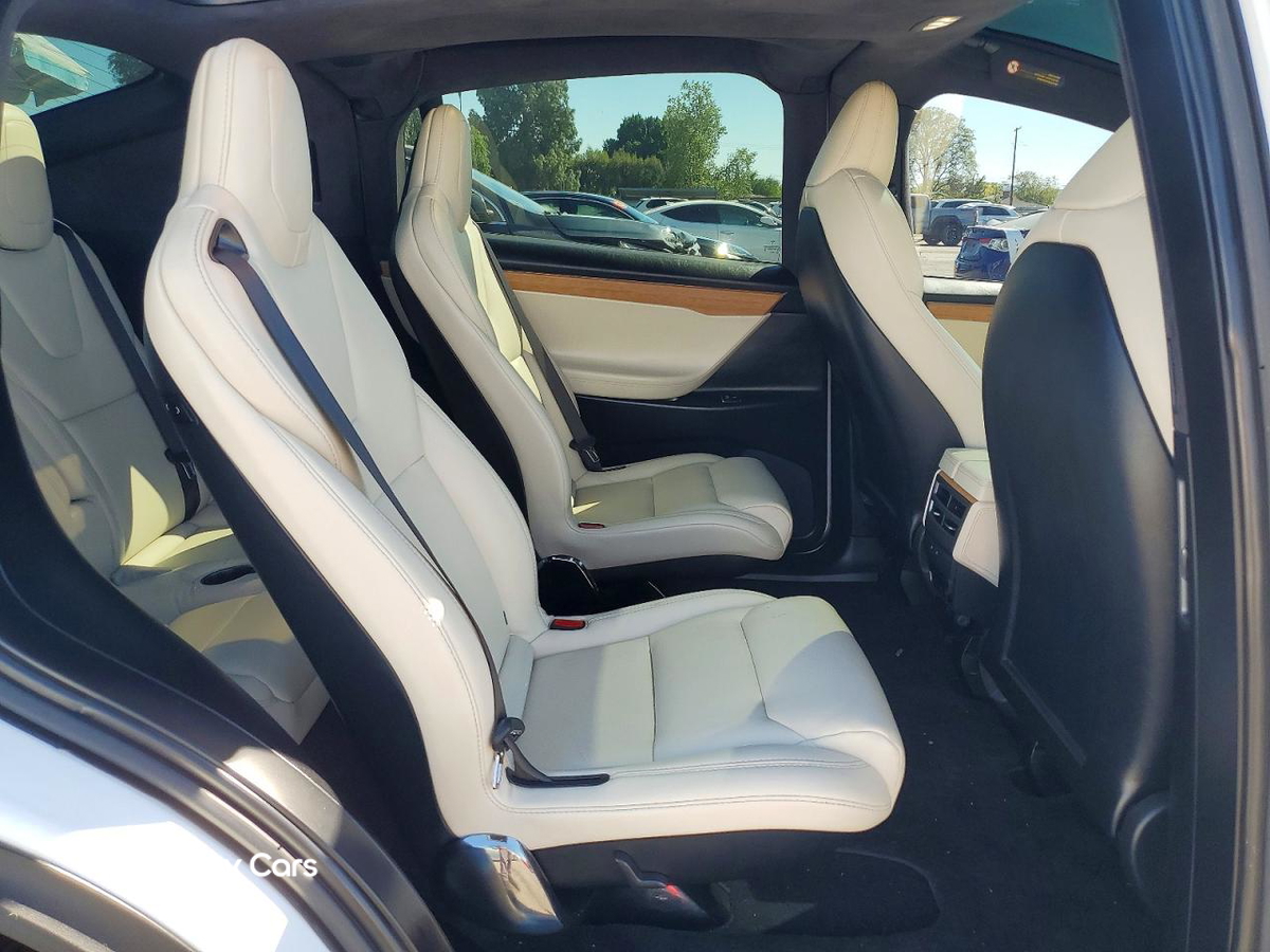 Tesla Model X 2020