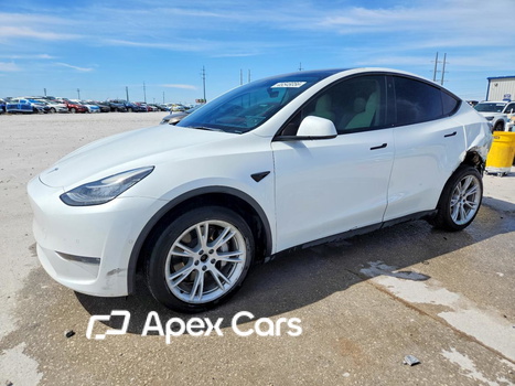 Tesla Model Y 2021 - Image 1 of 14