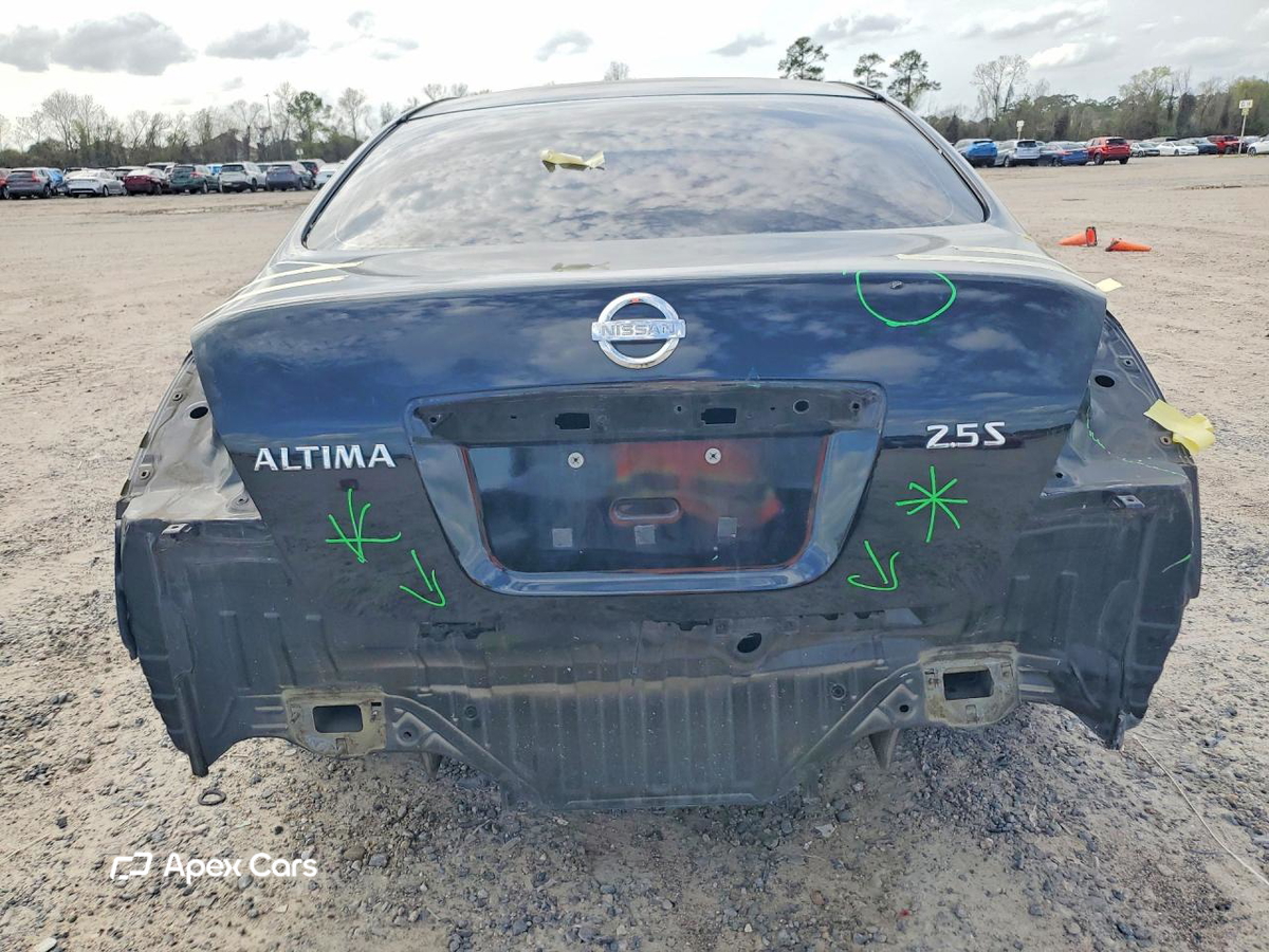 Nissan Altima 2010