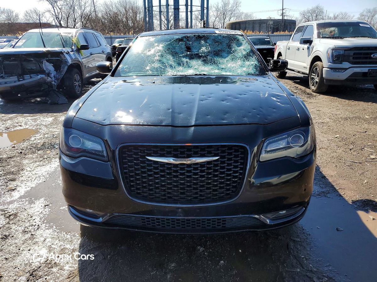 Chrysler 300 2016
